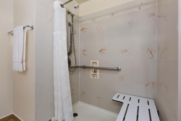 Ramada by Wyndham Oakland Downtown City Center image 15